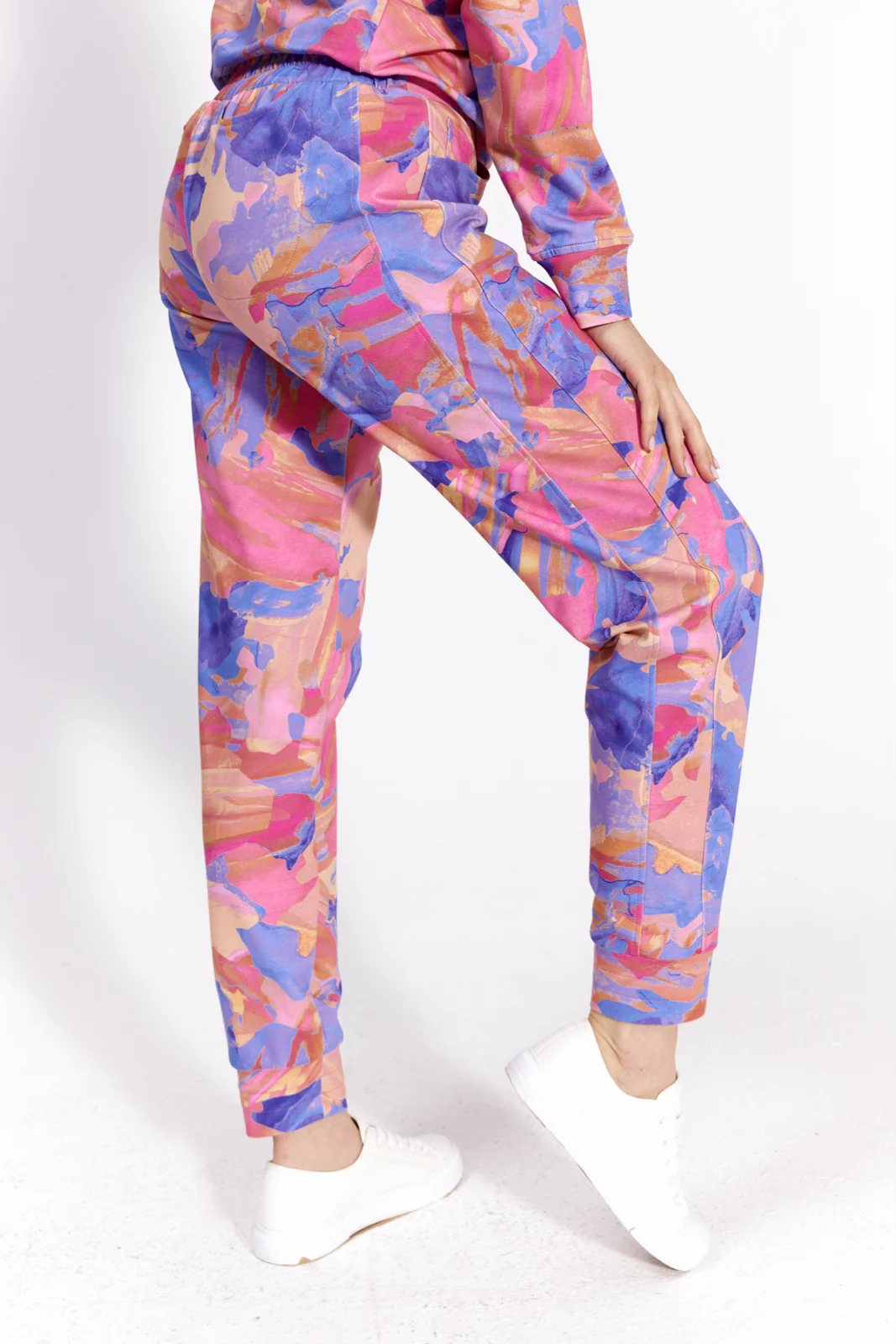 MID SEASON SALE 35%-40%